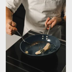 EVA TRIO PROFESSIONAL LASER TITANIUM 24CM STEGEPANDE 