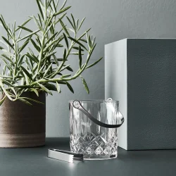 AIDA HARVEY ISSPAND MED HANK OG TANG