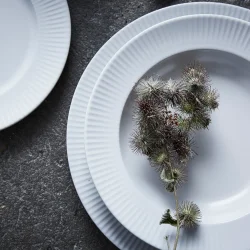 AIDA GROOVY DYB TALLERKEN HVID