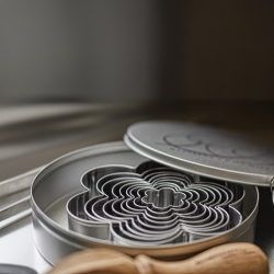 BLOMSTERBERGS UDSTIKKERST BLOMST - 9 DELE 