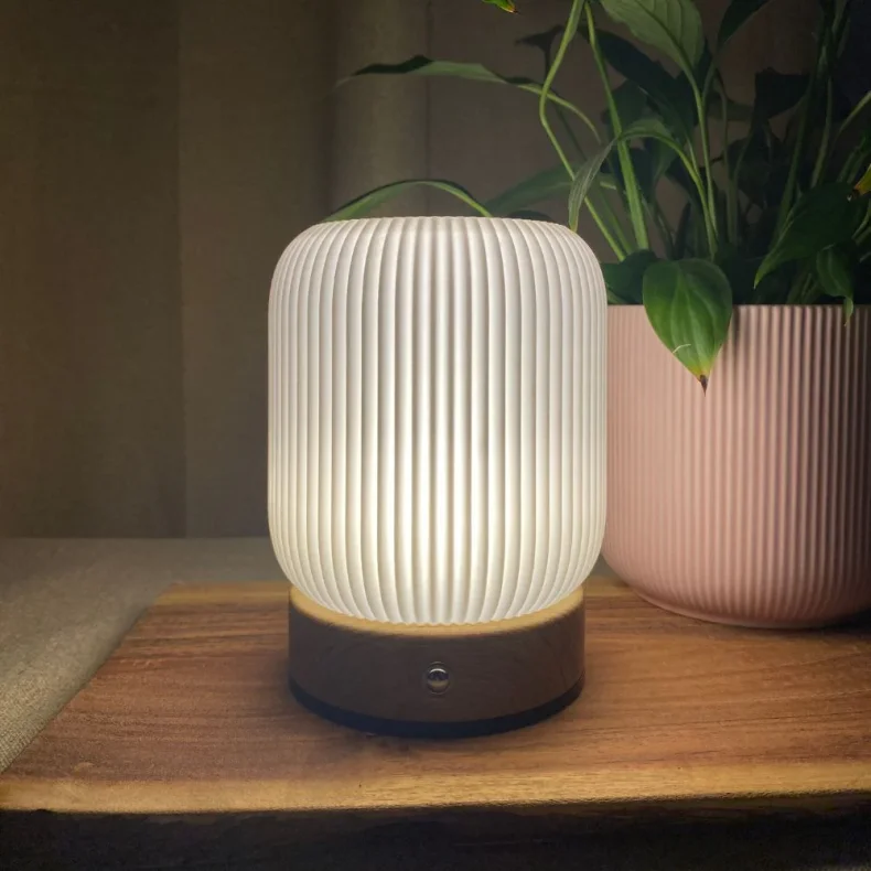 BORDLAMPE OPLADELIGT �11X15CM