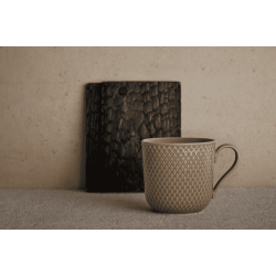 LYNGBY PORCELN RHOMBE EARTH KRUS MED HANK 39 CL CLAY